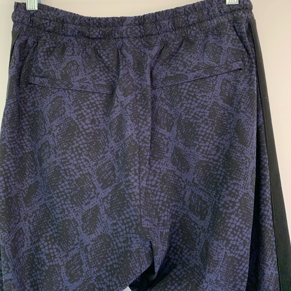 Athleta Python Printed Brooklyn Joggers Loungewea… - image 6